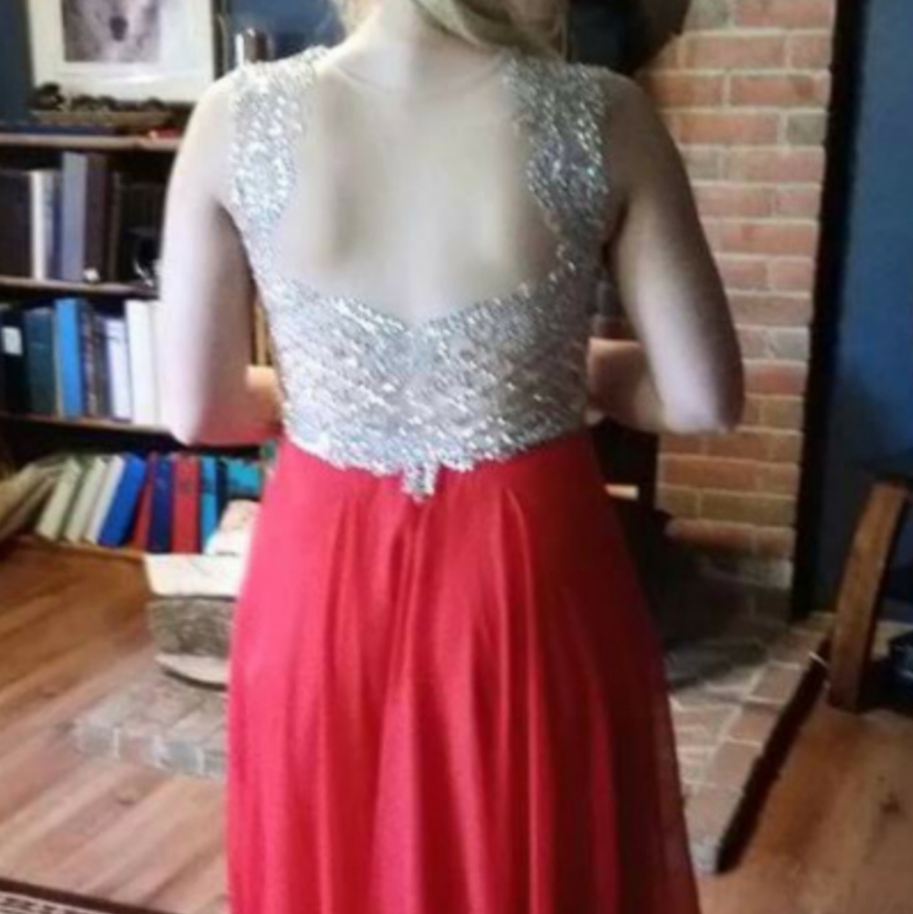 Formal Dress - Picture 2 of 4